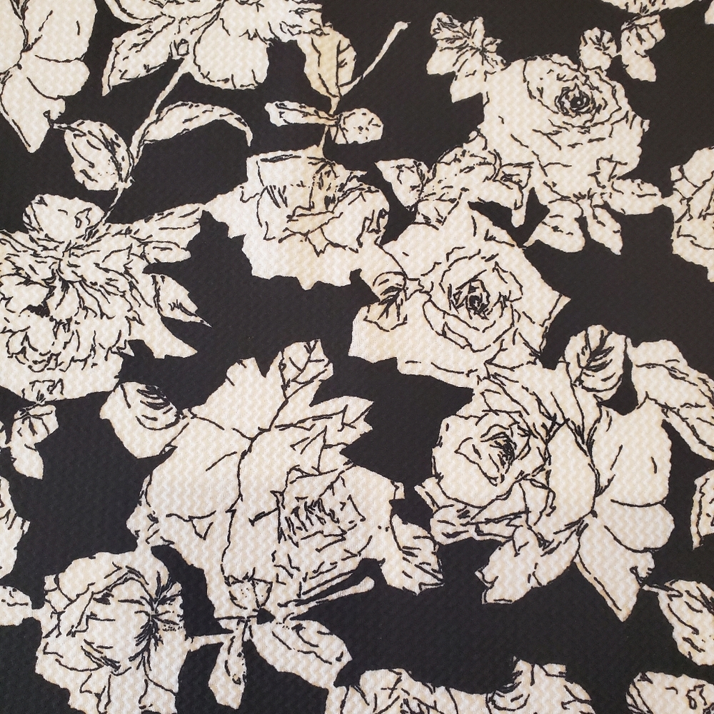 LuLaRoe Pencil Skirt - Picture 2 of 3